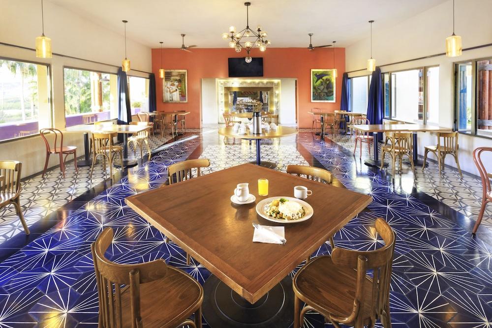 Hotel Los Patios 카보산루카스 외부 사진