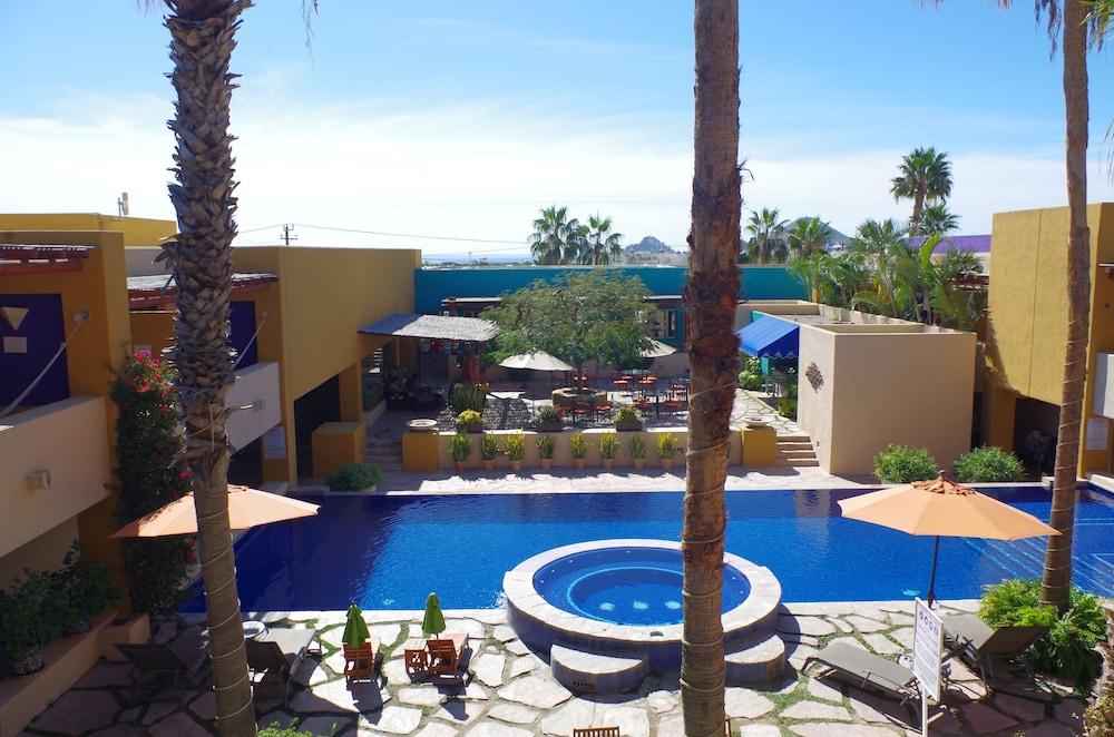 Hotel Los Patios 카보산루카스 외부 사진
