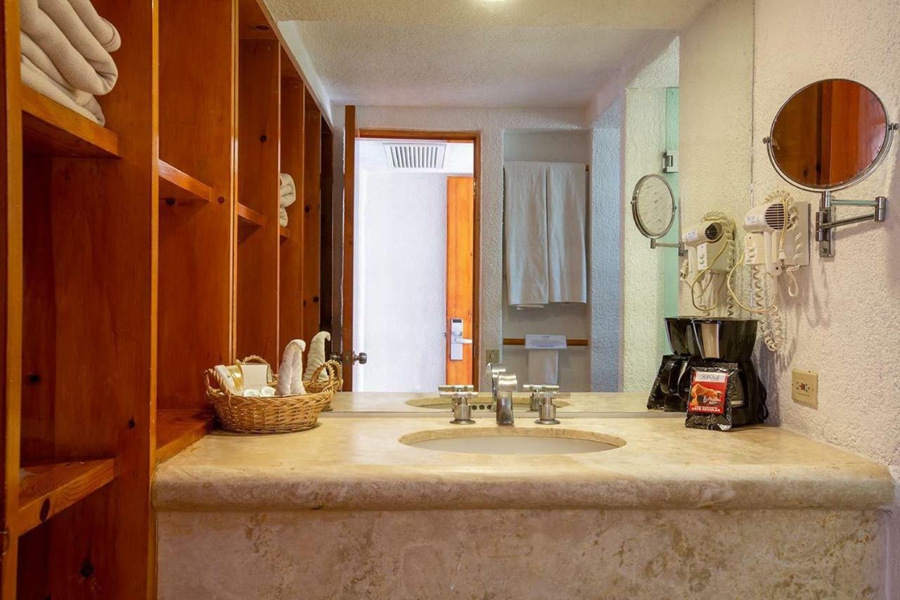 Hotel Los Patios 카보산루카스 외부 사진